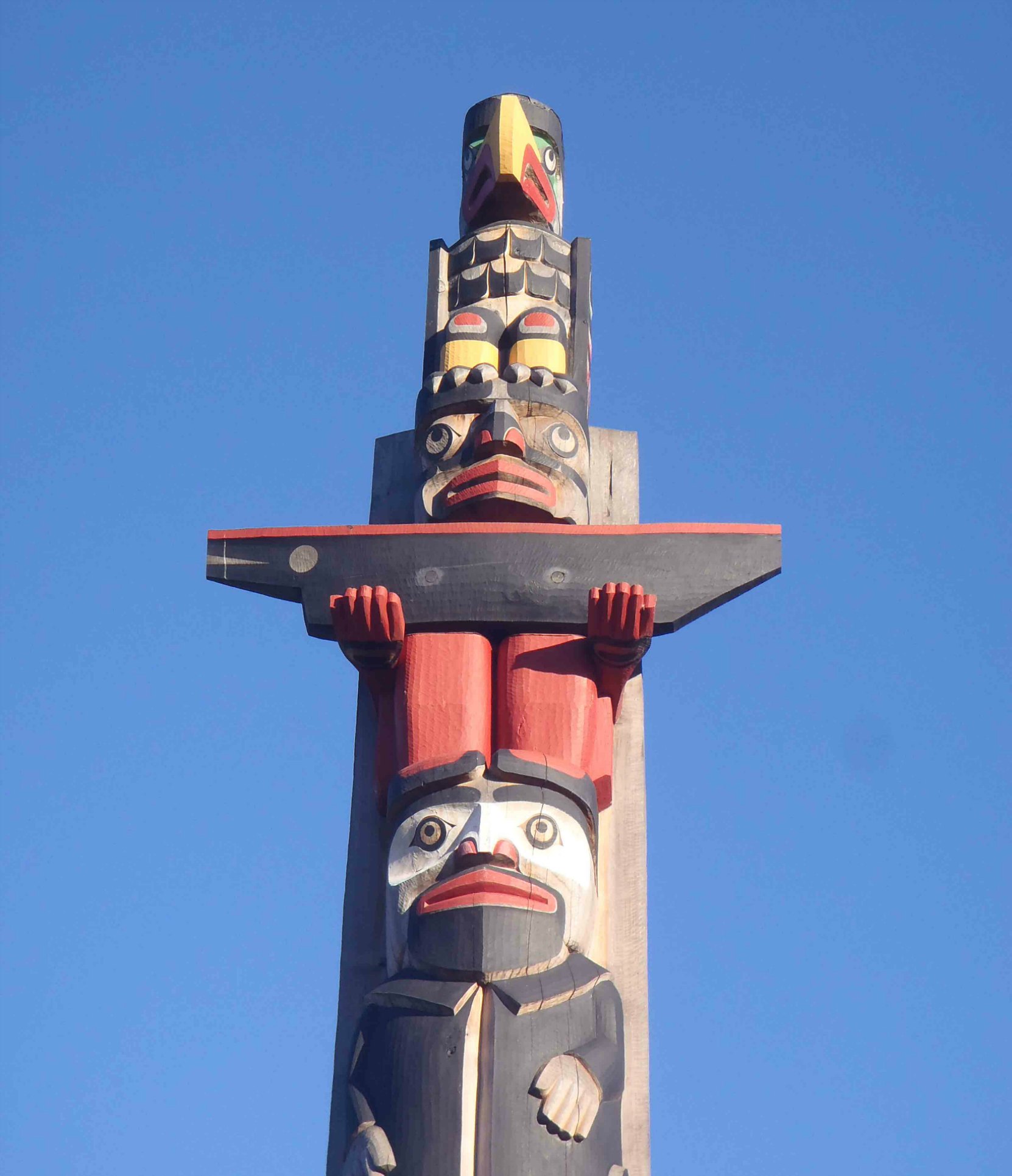 Centennial Pole, Eagle figure, Canada Avenue, Duncan, B.C.