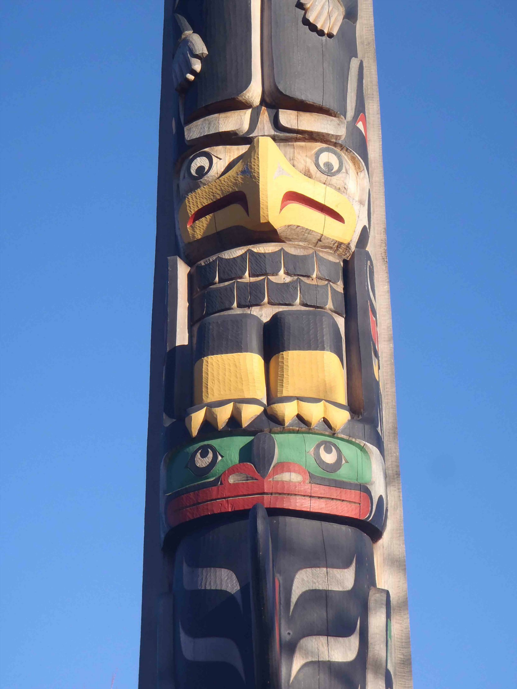 Centennial Pole, Thunderbird figure, Canada Avenue, Duncan, B.C.