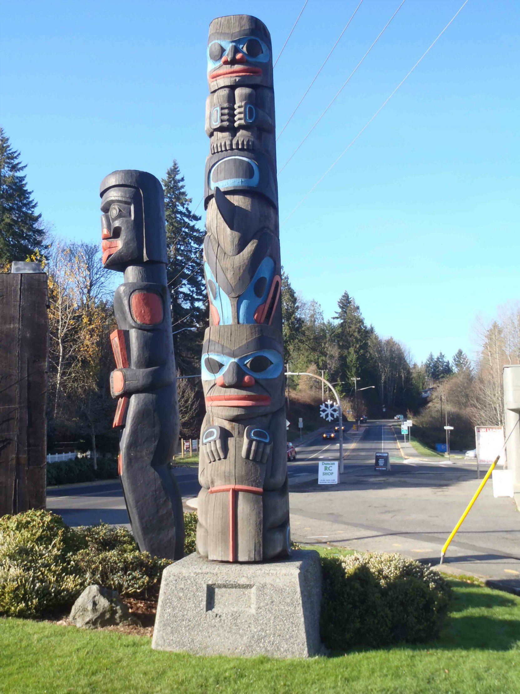Chief's Pole, Government Street at Kenneth Street, Duncan, B.C.