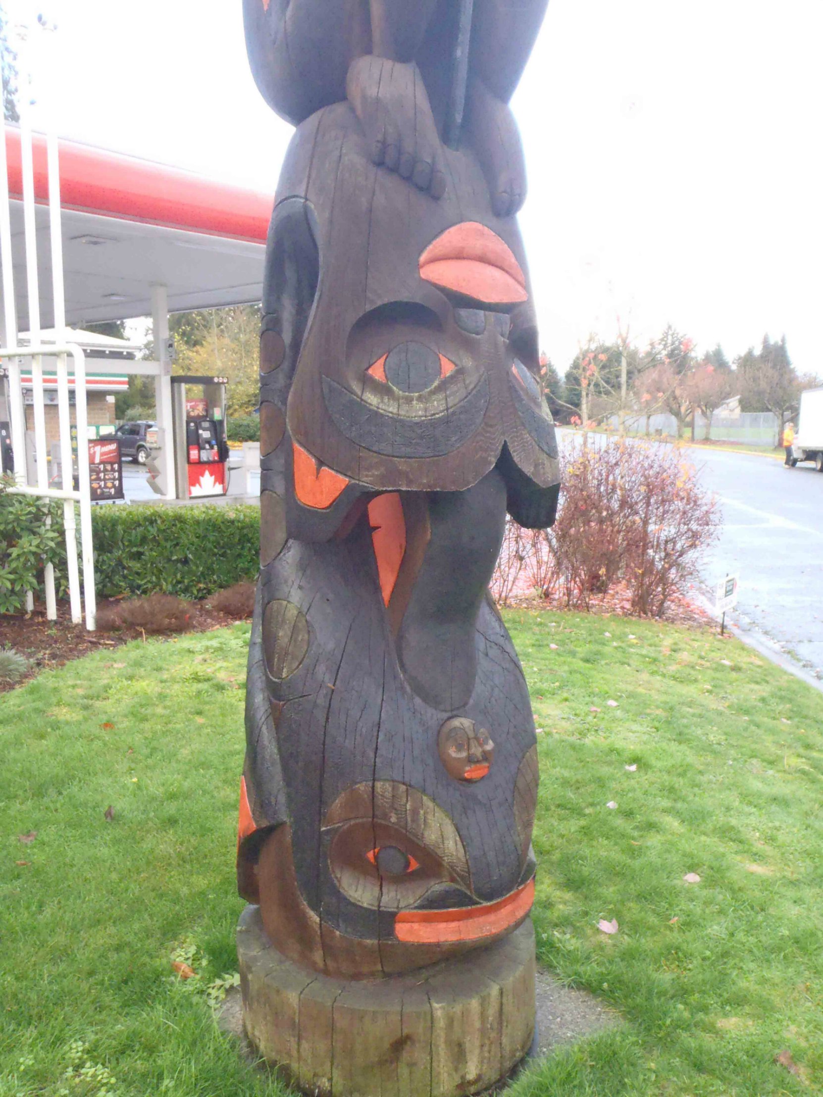 Fisherman's Pole, Killer Whale figure, Government Street at College Street, Duncan, B.C.