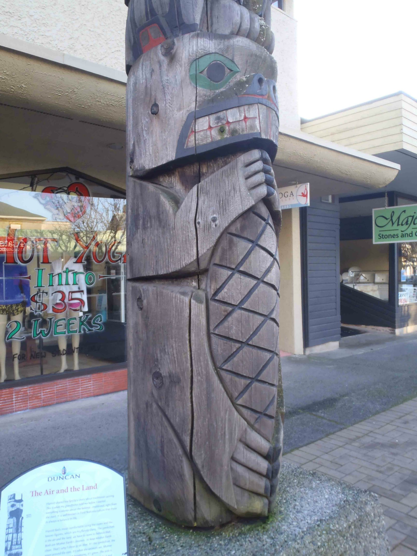 Air and the Land, Beaver figure, Station Street near Government Street