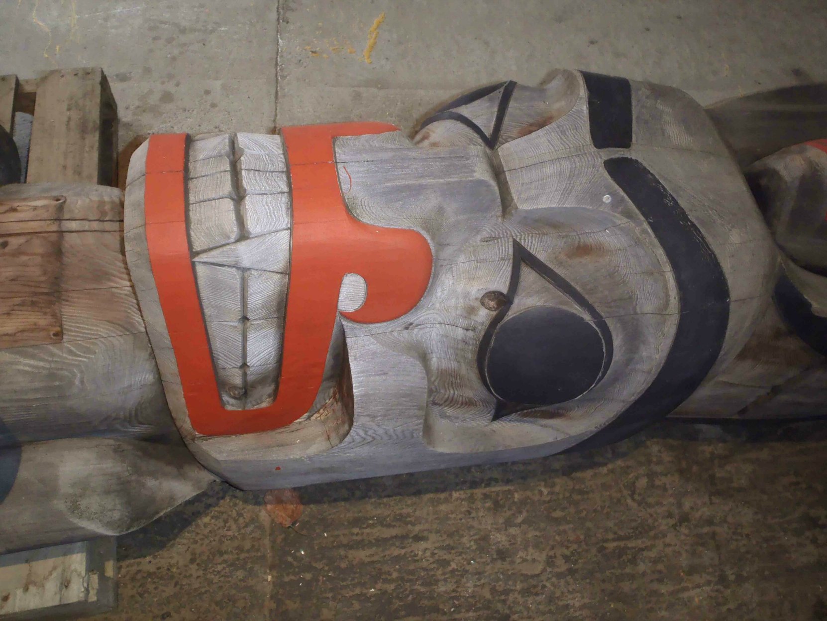 Eagle Raven Bear totem pole, Bear figure, during maintenance, 2016.