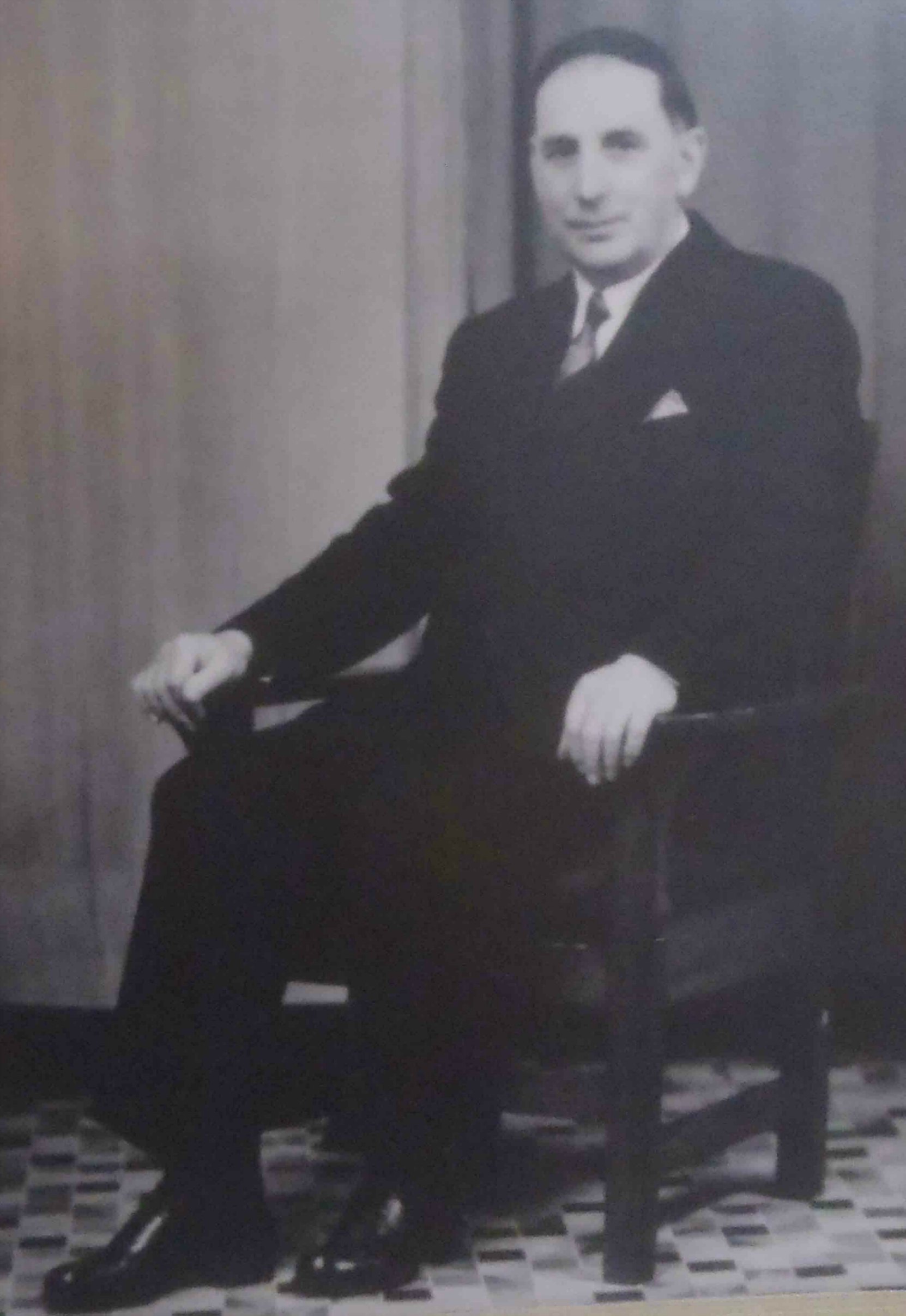 Edward Lee, building contractor and Mayor of Duncan 1940-42
