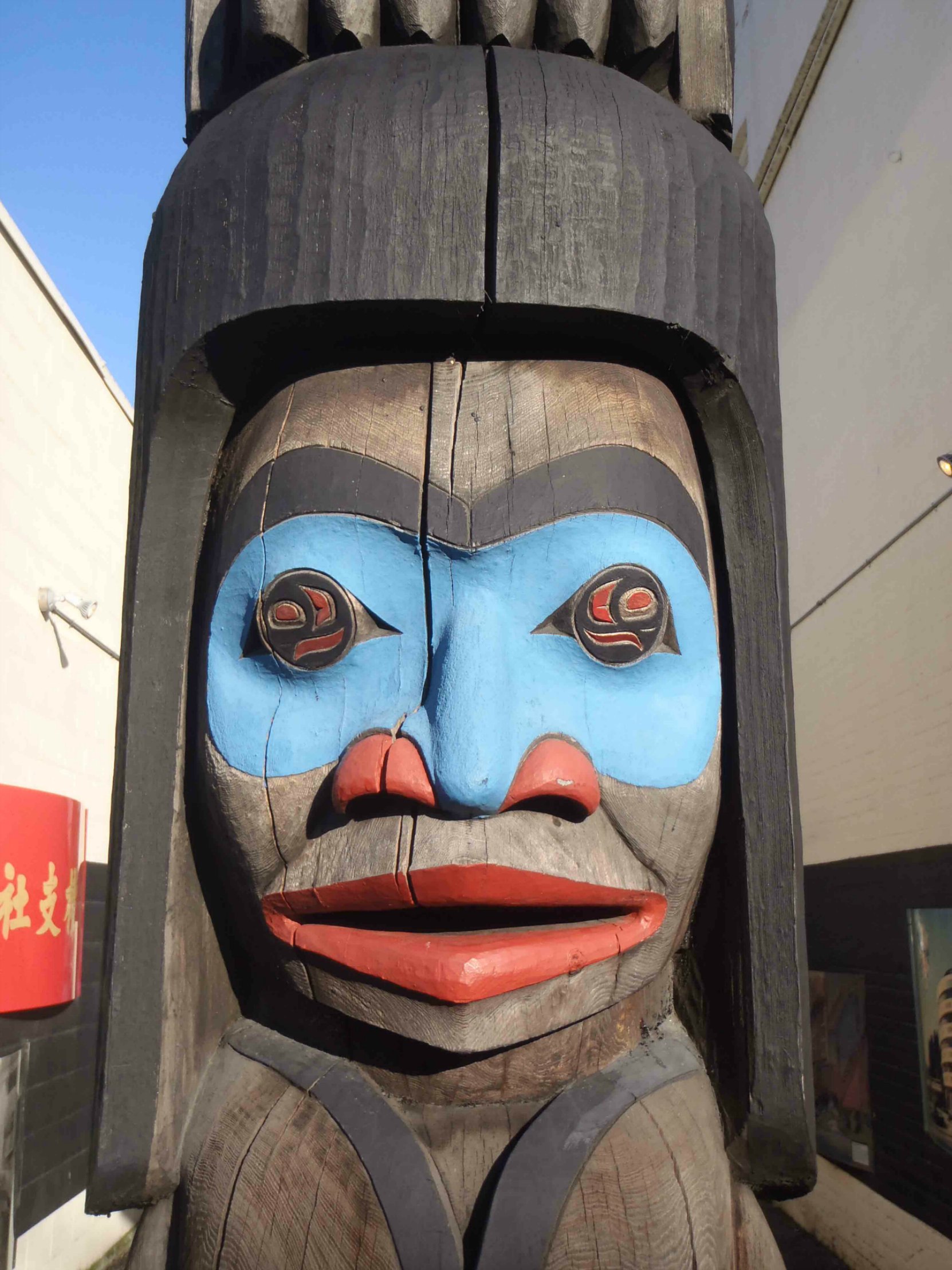 Owl Spirit, Chief figure, face detail