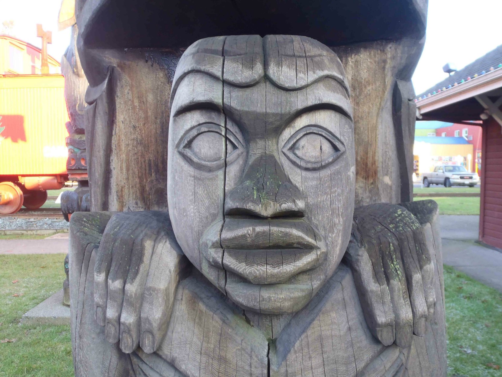 Transformation pole, Man figure, face detail, Canada Avenue between Station Street and Kenneth Street