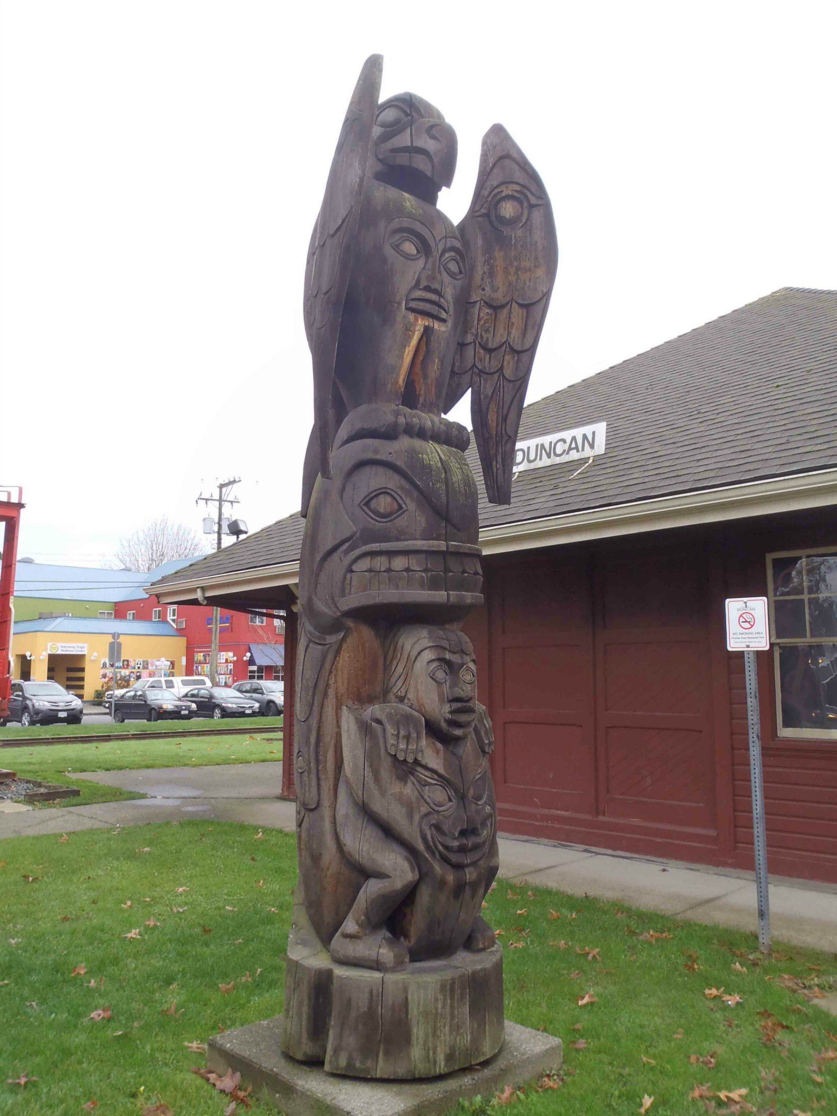 Transformation totem pole - Canada Avenue, Duncan