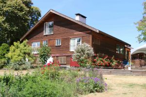 Cherry Point Estate Wines, owners' house on site.