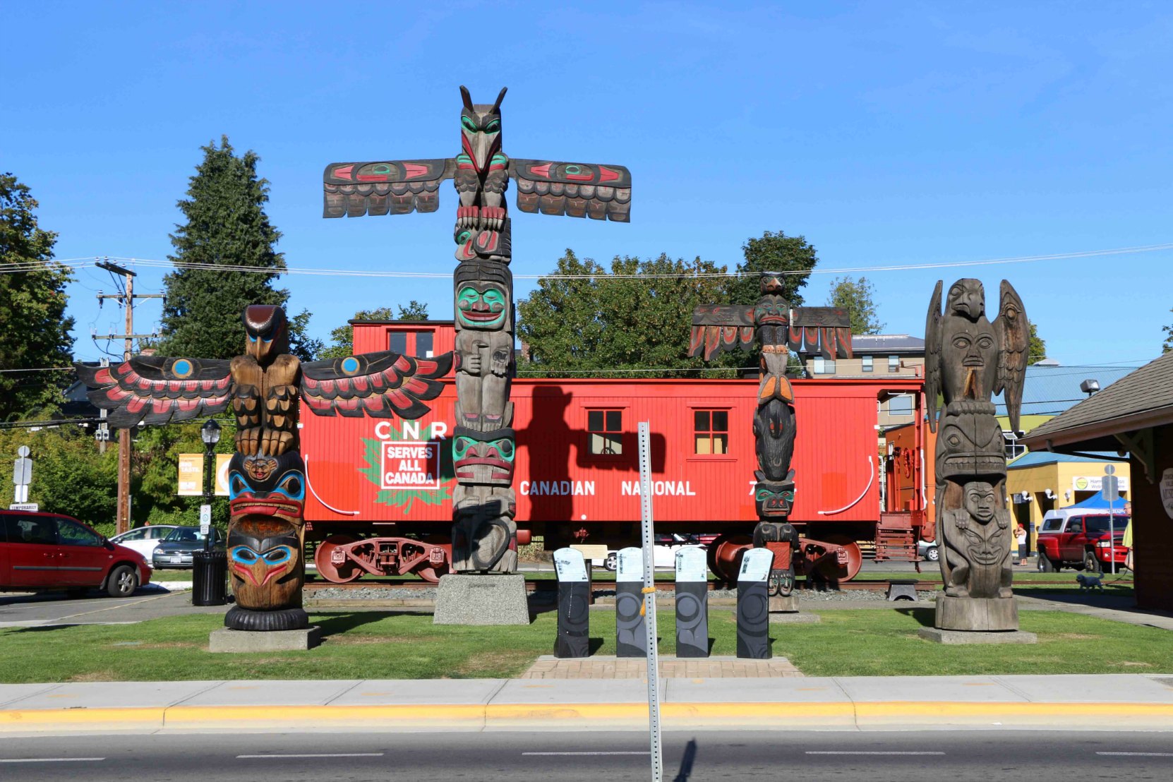 The Feast, Raven's Gift, Pole of Wealth and Transformation - Canada Avenue between Station Street and Kenneth Street
